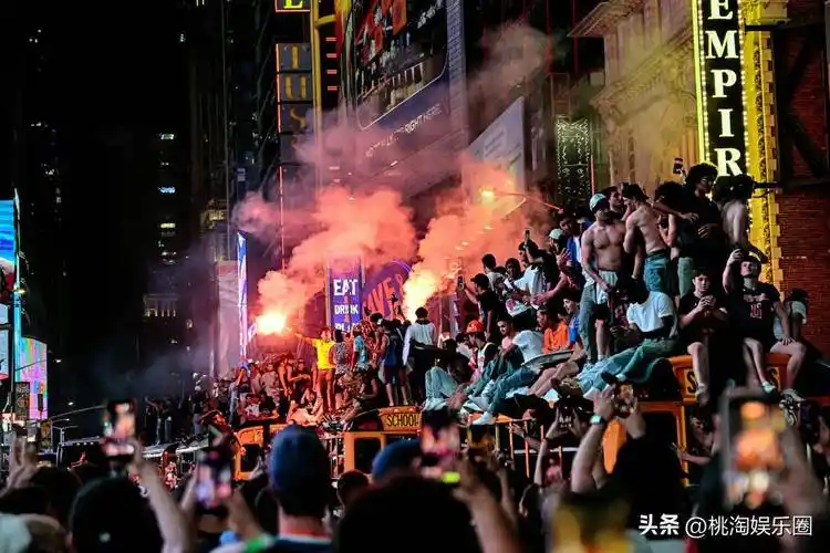 纽约足球热浪席卷全城：世界杯之外，数百万球迷的冠军狂欢真相